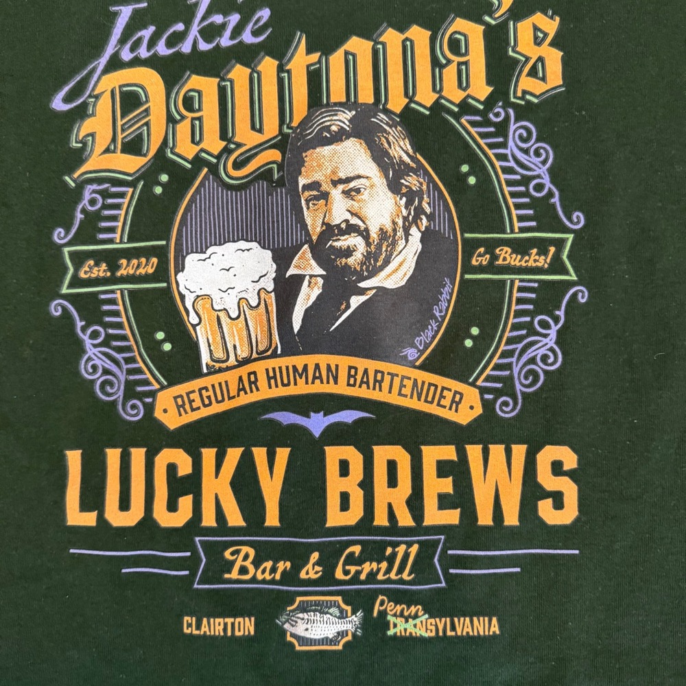 Jackie Daytona Lucky Brews Bar Grill Graphic Tee What We Do In The Shadows Sz L